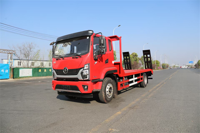 四川平板拖车厂家带你了解一下平板拖车安全操作知识